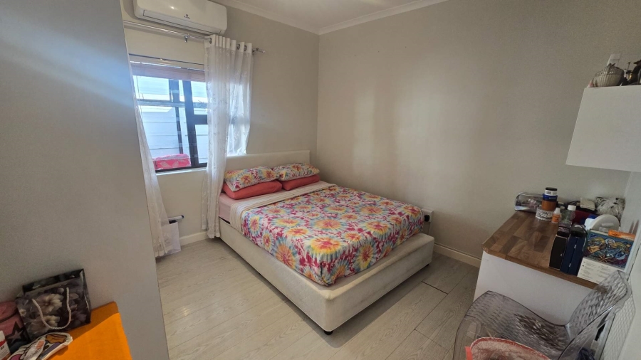 5 Bedroom Property for Sale in Sunningdale Western Cape